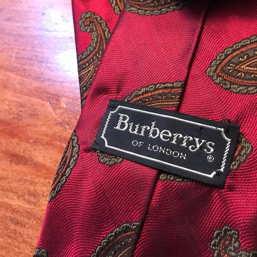 Authentic Vintage Burberrys Tie!